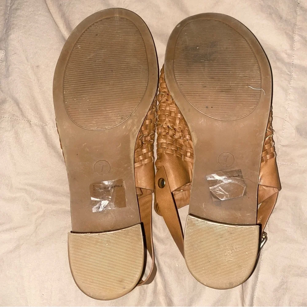Universal Thread Block Heel Sandals Faux Woven Rattan Slingback Open Toe SZ 7
